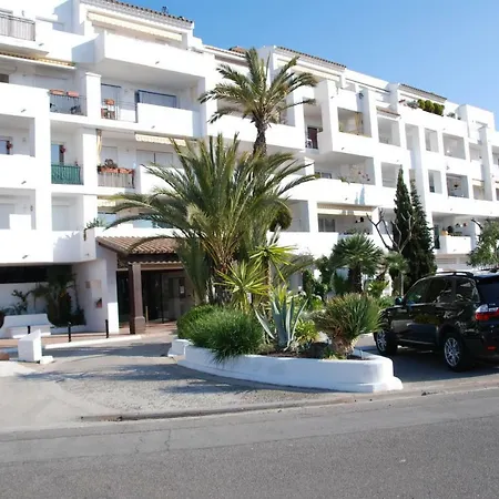 Holidays Royal Marine * Ρόζες